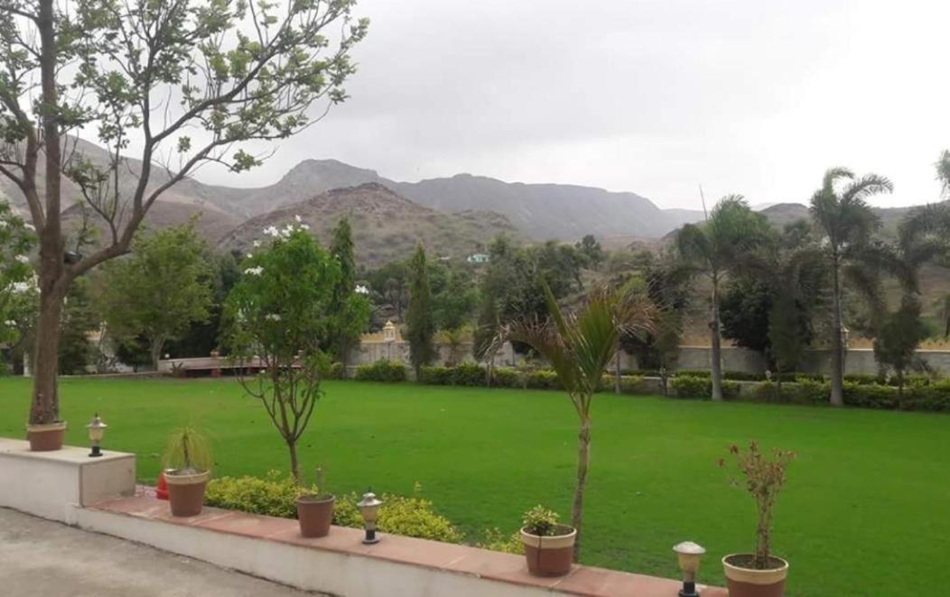 Meera Valley Resort By Nexottel Udaipur Extérieur photo
